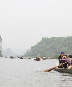 Rowing in Huong Pagoda